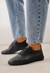 Czarne Minimalistyczne Tenisówki z Imitacji Skóry z Drobną Perforacją Lalosa. Czarne trampki i tenisówki damskie Born2be, bez wzorów, z dzianiny, bez zapięcia. Za 59.99 zł.