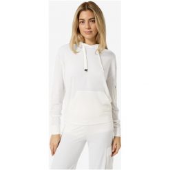 Bluza z kapturem damska SUPER.NATURAL W Air Hoodie. Białe bluzy damskie super.natural, bez wzorów, bez ramiączek, z kapturem. Za 559.99 zł.