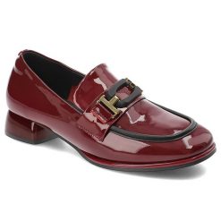 Czerwone Półbuty Artiker Eleganckie Obuwie Damskie. Czerwone półbuty damskie Artiker, bez wzorów, ze skóry, eleganckie, bez obcasa, na obcasie, bez zapięcia. Za 189.00 zł.