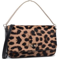 Torebka DKNY - Item Flp Demi Cbody R93HTE05 Blk/Gold BGD. Brązowe torebki do ręki damskie DKNY, bez wzorów, ze skóry, bez dodatków. Za 719.00 zł.