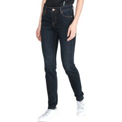 Armani Exchange J01 Dżinsy Niebieski. Niebieskie jeansy damskie Armani Exchange, bez wzorów, z bawełny. Za 571.95 zł.