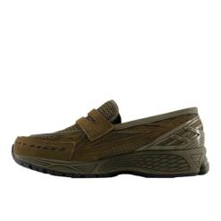 New Balance 1906L Olive Khaki. Zielone torby podróżne damskie New Balance, bez wzorów, z materiału. Za 1,442.24 zł.