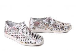 ARTIKER RELAKS 58C0710 flower, półbuty damskie. Półbuty damskie Artiker Relaks, na lato, w ażurowe wzory, ze skóry, bez obcasa, bez zapięcia. Za 203.92 zł.
