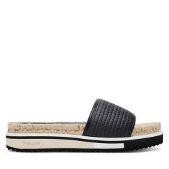 Klapki Pollini. Czarne klapki damskie Pollini, bez wzorów, bez obcasa, bez zapięcia. Za 851.99 zł.