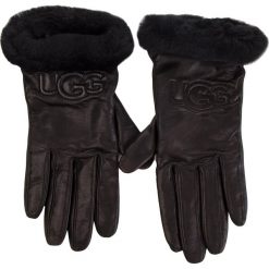 Rękawiczki Damskie UGG - W Classic Leather Logo Glove 17440 Black. Czarne rękawiczki damskie UGG, bez wzorów, ze skóry. W wyprzedaży za 359.00 zł.
