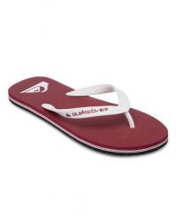 Klapki dla Mężczyzn MOLOKAI CORE Czerwony. Czerwone klapki męskie Quiksilver, bez wzorów, z gumy, bez zapięcia. Za 84.99 zł.