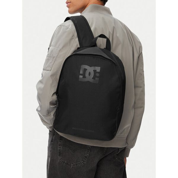 Plecak DC Shoes. Czarne plecaki męskie DC Shoes, bez wzorów, sportowe. Za 69.99 zł.