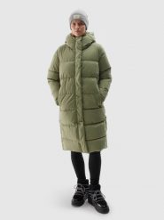 4F Długi płaszcz puchowy z syntetycznym wypełnieniem damski - khaki XXL. Brązowe płaszcze damskie 4F, na zimę, s, bez wzorów, z dzianiny, klasyczne, bez kołnierzyka, bez kaptura. W wyprzedaży za 299.99 zł.