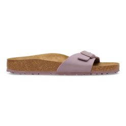 Birkenstock Madrid BFBC Faded Purple Klapki damskie. Fioletowe klapki damskie Birkenstock, na lato, bez wzorów, z zamszu, bez obcasa, bez zapięcia. Za 329.99 zł.