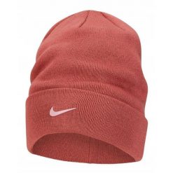 Czapka Zimowa Sportowa Nike Beanie Metal Swoosh. Czerwone czapki damskie Nike, na zimę, bez wzorów. Za 96.80 zł.