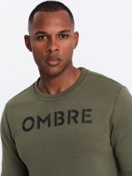 Ombre Klasyczna bluza męska dresowa z napisem ciemnooliwkowa V2 OM-SSPS-0181 XL. Zielone bluzy męskie Ombre, m, bez wzorów, z dresówki, klasyczne, bez ramiączek, bez kaptura. Za 139.99 zł.