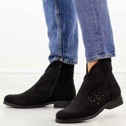 Czarne zamszowe ażurowe botki damskie S.Barski 8026. Czarne botki damskie S.BARSKI, na jesień, w ażurowe wzory, z jeansu, eleganckie, z okrągłym noskiem, bez obcasa, na płaskiej podeszwie, bez zapięcia. Za 229.00 zł.