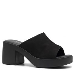 Klapki Lasocki. Czarne klapki damskie Lasocki, bez wzorów, bez obcasa, bez zapięcia. Za 179.99 zł.