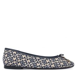Baleriny Tommy Hilfiger. Balerinki damskie Tommy Hilfiger, bez wzorów, bez obcasa, bez zapięcia. Za 369.99 zł.