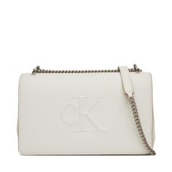 Torebka Calvin Klein Jeans. Białe torebki do ręki damskie Calvin Klein Jeans, bez wzorów, z jeansu, bez dodatków. Za 519.99 zł.