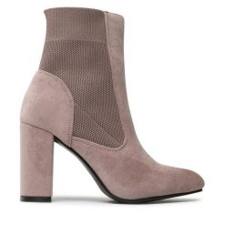 Botki DeeZee. Brązowe botki damskie DeeZee, bez wzorów, bez obcasa, na słupku, bez zapięcia. Za 179.99 zł.