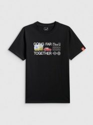 4F T-shirt regular z nadrukiem męski - czarny S. Czarne t-shirty męskie 4F, m, bez wzorów, z bawełny, bez kołnierzyka, bez ramiączek. Za 79.99 zł.