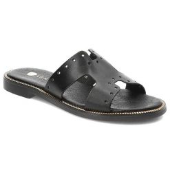 Czarne Klapki Armodo Modne Buty Damskie. Czarne klapki damskie Armodo, na lato, bez wzorów, klasyczne, bez obcasa, na obcasie, bez zapięcia. Za 209.00 zł.