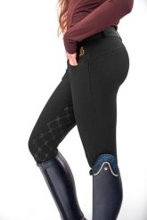Legginsy JD ATTACK z pełnym lejem silikonowym Cilla. Czarne legginsy damskie JD ATTACK, bez wzorów, z elastanu. Za 369.00 zł.