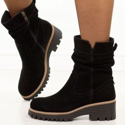 Czarne skórzane botki damskie Filippo Dbt6402/25. Czarne botki damskie Filippo, na jesień, bez wzorów, z jeansu, eleganckie, z okrągłym noskiem, bez obcasa, bez zapięcia. Za 319.00 zł.