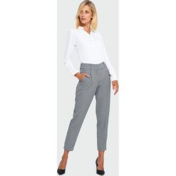 Eleganckie spodnie w pepitkę. Szorty damskie Greenpoint, bez wzorów, z elastanu, eleganckie. Za 149.99 zł.