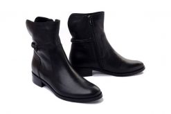 BIOECO BY ARKA 7830 0308 czarny, botki damskie. Czarne botki damskie Bioeco by Arka, na zimę, bez wzorów, z polaru, bez obcasa, na obcasie, bez zapięcia. Za 479.90 zł.
