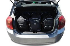 Torby Do Bagażnika Toyota Corolla Hatchback 2001-2009 3Szt Kjust. Czarne torby podróżne damskie KJUST, bez wzorów, z kauczuku. Za 940.00 zł.