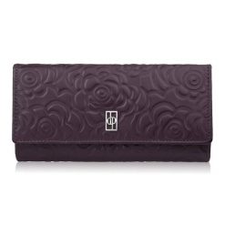 Poziomy portfel damski skórzany w kolorze burgundowym z metalowym logo duży Paolo Peruzzi AL-12-BGD. Czerwone portfele damskie Paolo Peruzzi, ze skóry. Za 89.00 zł.