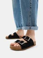 G-Star Raw Klapki CWB-WS-1128-50-S Czarny. Czarne klapki damskie G-Star, bez wzorów, ze skóry, retro, bez obcasa, bez zapięcia. Za 179.99 zł.
