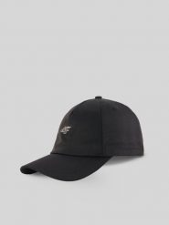 4F Czapka z daszkiem strapback damska - czarna XS/S (56cm). Czarne czapki damskie 4F, bez wzorów, klasyczne. Za 69.99 zł.