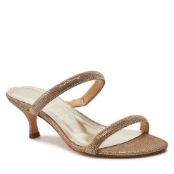 Klapki Guess. Żółte klapki damskie Guess, z aplikacjami, bez obcasa, bez zapięcia. Za 969.99 zł.