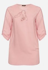 Różowa Wiązana Tunika Ozdobiona Troczkami Eviras. Czerwone tuniki damskie Born2be, xl, z aplikacjami, z jeansu, eleganckie, bez ramiączek. Za 44.99 zł.