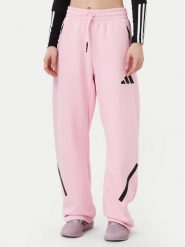 Adidas Spodnie dresowe Z.N.E. Barrel JC5410 Różowy Loose Fit. Czerwone spodnie dresowe damskie Adidas, bez wzorów, z bawełny. Za 249.99 zł.