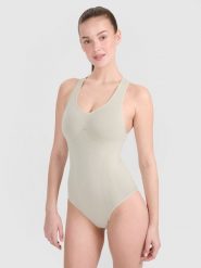 4F Body treningowe szybkoschnące damskie - beżowe XS/S. Brązowe koszulki sportowe damskie 4F, s, bez wzorów, z dzianiny, bez ramiączek. W wyprzedaży za 39.99 zł.