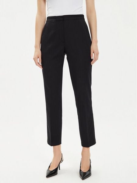 Calvin Klein Chinosy K20K206885 Czarny Slim Fit. Czarne spodnie materiałowe damskie Calvin Klein, bez wzorów, z bawełny. Za 529.99 zł.