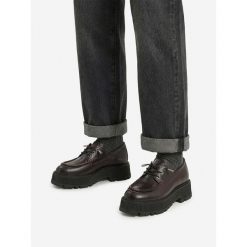Półbuty G-Star Raw. Brązowe półbuty damskie G-Star Raw, bez wzorów, retro, bez obcasa, na płaskiej podeszwie, bez zapięcia. Za 399.99 zł.