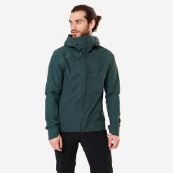 Kurtka przeciwdeszczowa rowerowa MTB Rockrider Comfort 900. Kurtki męskie ROCKRIDER, l, bez wzorów, z materiału, sportowe, bez kaptura. Za 339.99 zł.