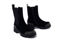 ARTIKER RELAKS 53C0225 czarny, botki damskie. Czarne botki damskie Artiker Relaks, na zimę, bez wzorów, bez obcasa, na obcasie, bez zapięcia. Za 349.90 zł.