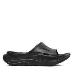 Klapki Hoka. Czarne klapki damskie HOKA, bez wzorów, sportowe, bez obcasa, bez zapięcia. Za 229.99 zł.