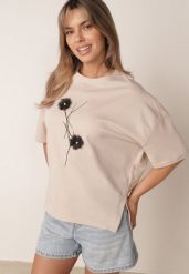 Jasnobeżowy T-shirt z Wiskozy z Perełkami i Kwiatami 3D Rossalie. Brązowe t-shirty damskie Born2be, l, bez wzorów, z jeansu, bez kołnierzyka, bez ramiączek. Za 79.99 zł.