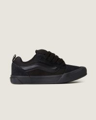 Vans Knu Skool Tenisówki damskie. Czarne trampki i tenisówki damskie Vans, bez wzorów, z gumy, przed kostkę, bez zapięcia. Za 239.99 zł.