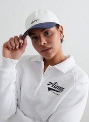 Damska czapka z daszkiem bawełniana regulowana Small Logo złamana biel. Białe czapki damskie Aim'n, bez wzorów, z bawełny, sportowe. Za 51.00 zł.