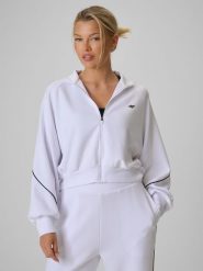 4F Bluza dresowa regular bez kaptura damska - biała M. Białe bluzy damskie 4F, m, bez wzorów, z dresówki, sportowe, bez ramiączek, bez kaptura. Za 169.99 zł.