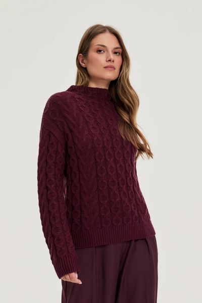 Sweter z ozdobym splotem burgundowy. Czerwone swetry nierozpinane damskie MOODO, l, z aplikacjami, z poliamidu, bez kołnierzyka, bez ramiączek. Za 149.99 zł.