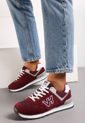 Bordowe Buty Sportowe z Imitacji Zamszu z Naszywką Lysadna. Czerwone obuwie sportowe damskie Renee, z aplikacjami, bez zapięcia. Za 129.99 zł.