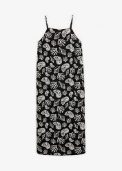 Sukienka midi we wzór z mieszanki wiskozy. Czarne sukienki damskie bonprix, bez wzorów, z wiskozy, bez kołnierzyka, bez ramiączek, midi. Za 142.99 zł.