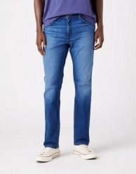 WRANGLER GREENSBORO MĘSKIE SPODNIE JEANSOWE JEANS DŻINSY HEARTBREAKER W15QYI23A 112320205. Białe spodnie materiałowe męskie Wrangler, bez wzorów, z bawełny, z obniżonym stanem. Za 229.99 zł.