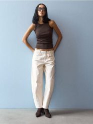Jeansy balloon high waist z ozdobnym przeszyciem - kremowy. Białe jeansy damskie Sinsay, bez wzorów, z jeansu, z podwyższonym stanem. Za 69.99 zł.