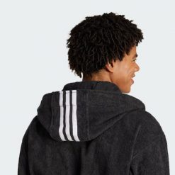 Szlafrok z kapturem. Czarne szlafroki damskie Adidas, xl, bez wzorów, bez ramiączek, z kapturem. Za 399.00 zł.