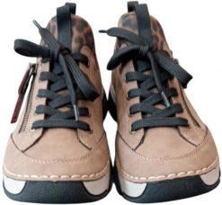 Rieker Shoes Brązowe 41 (45973-24). Brązowe buty sportowe męskie Rieker, bez wzorów, bez zapięcia. Za 316.22 zł.